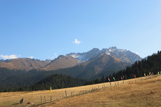 天山山脉美丽景色