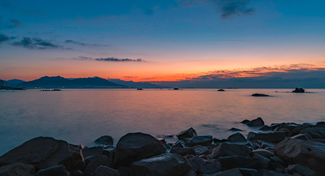 海上日出