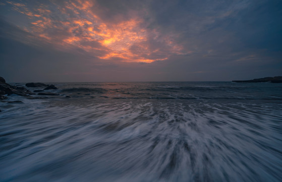 海滩拉丝