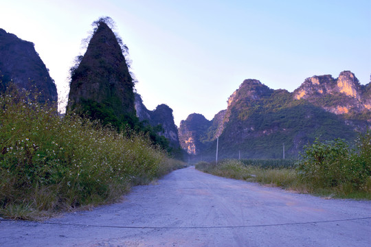 英西峰林