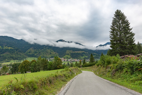 远山小路