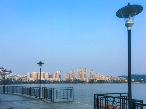 清晨的波海湖公園