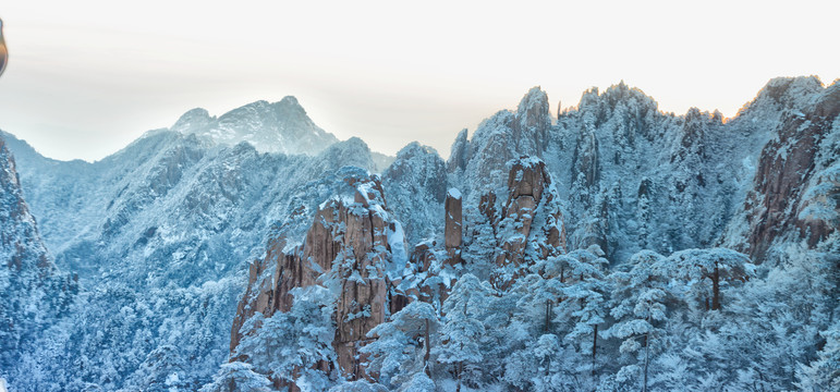 黄山冬雪日出