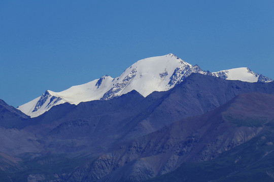 岗什卡雪峰