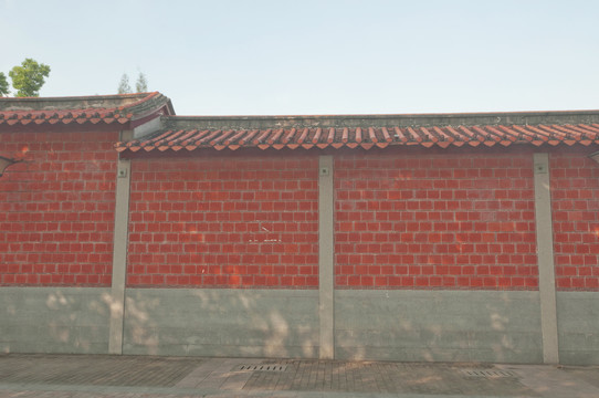 红砖围墙