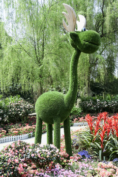 公园动物绿植雕塑