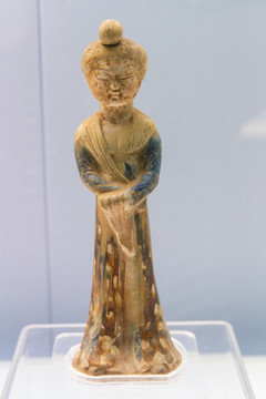 上海博物馆唐代彩色釉陶女俑