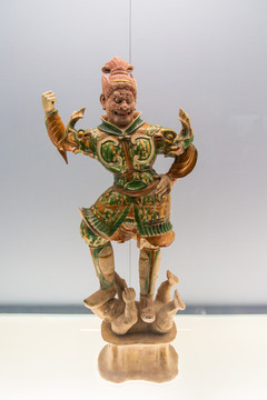 上海博物馆唐代彩色釉陶天王俑