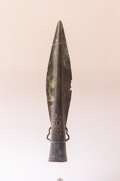 上海博物馆战国犀牛手心纹矛