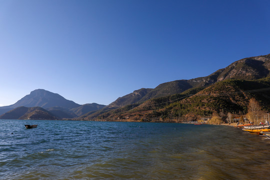 泸沽湖全景