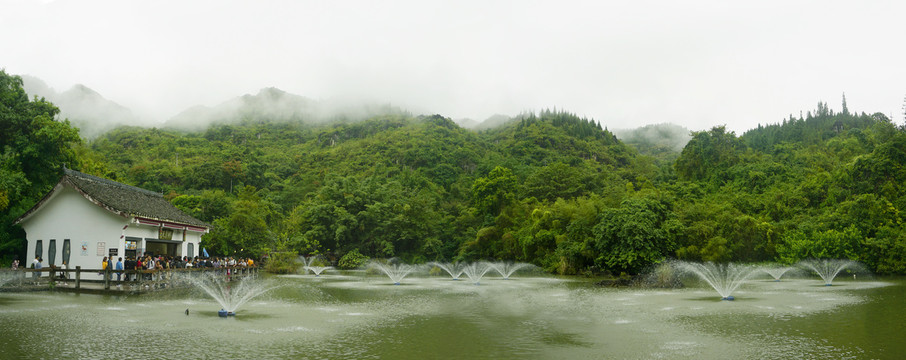 贵州天星桥高老庄和天星湖全景
