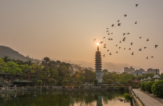 福建厦门南普陀寺日出