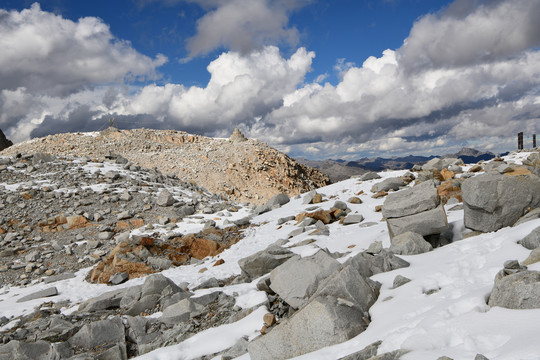 高原雪山