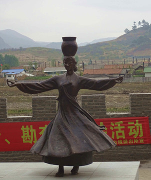 朝鲜族妇女雕塑