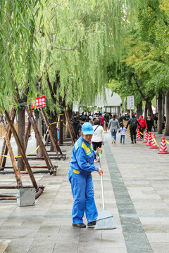 保洁员道路清扫