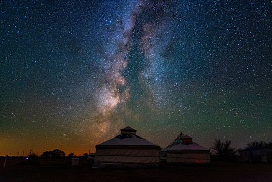 达里诺尔湖星空