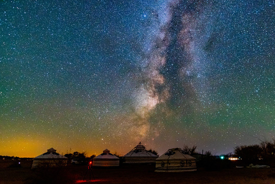 达里诺尔湖星空