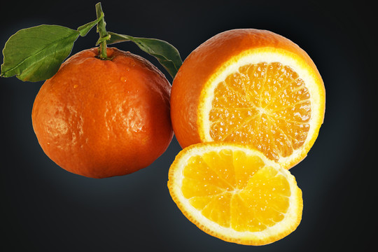 切开的果冻橙