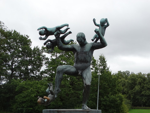 挪威雕像家维格兰作品