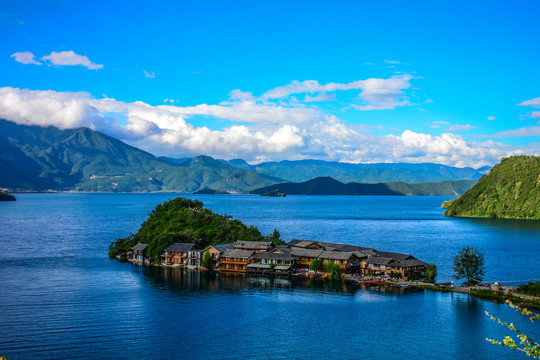 泸沽湖风光