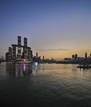 重庆朝天门来福士夜景