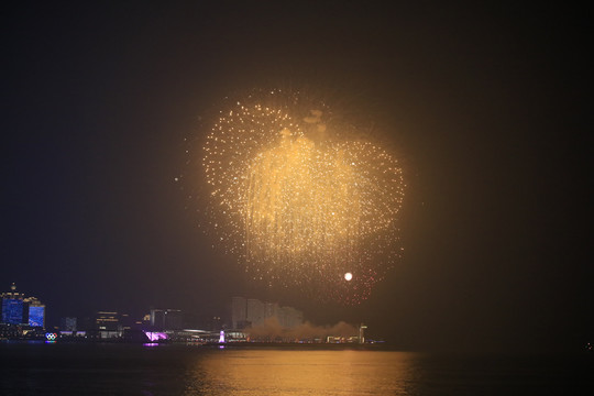 海上烟花