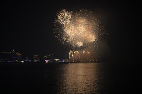 海上烟花