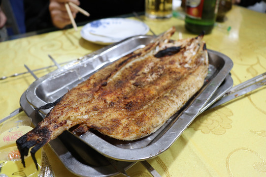 新疆特色烤鱼