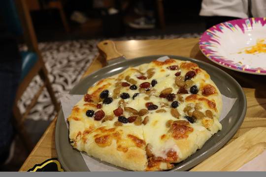 新疆特色葡萄干披萨