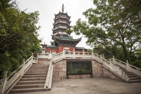 镇江北固山甘露寺