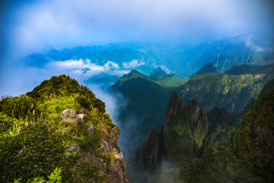 湖南莽山山崖