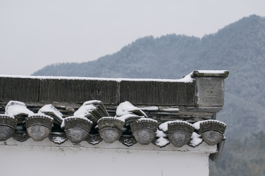 屋檐雪景