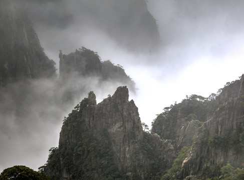 安徽黄山山峦云海