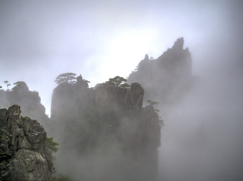 安徽黄山云雾山峦