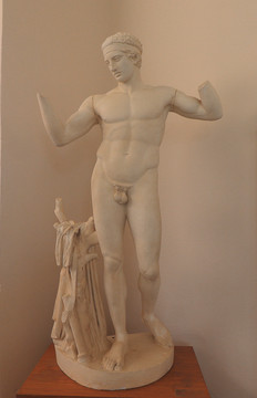提洛岛考古博物馆大理石塑像
