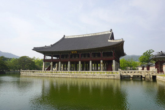 韩国景福宫庆会楼