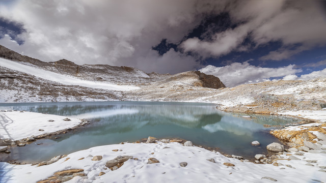 达古冰山泪湖