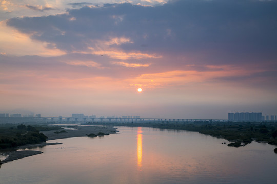 渭河日出