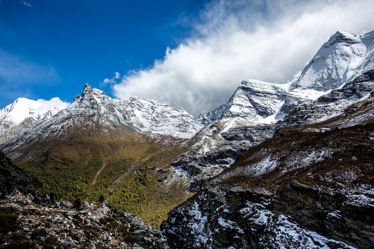 亚丁雪山