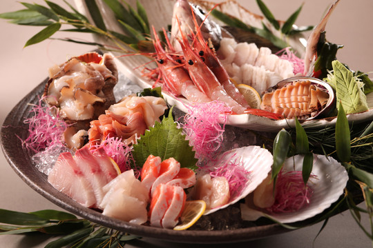 生魚片拼盤