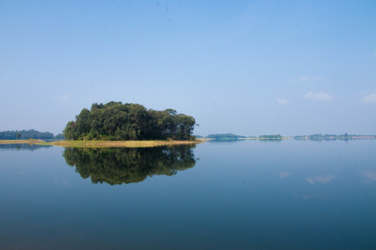 湖心小岛