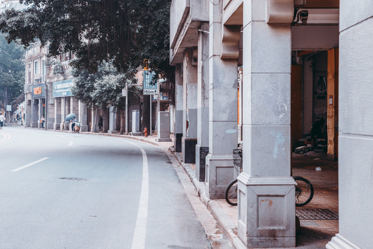 广州万福路骑楼建筑街景