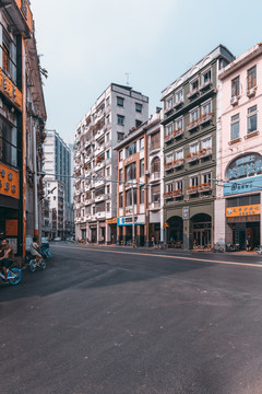 广州文明路骑楼建筑街景