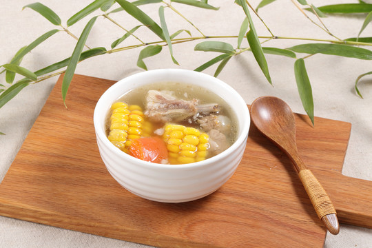 玉米胡蘿卜排骨湯