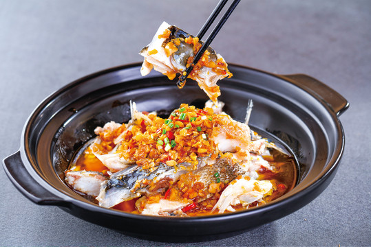 貢椒魚頭
