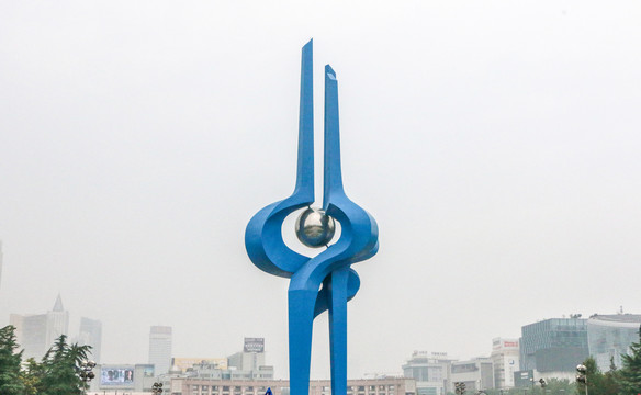 山东济南泉城广场雕塑