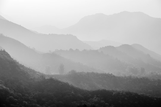 层峦叠嶂