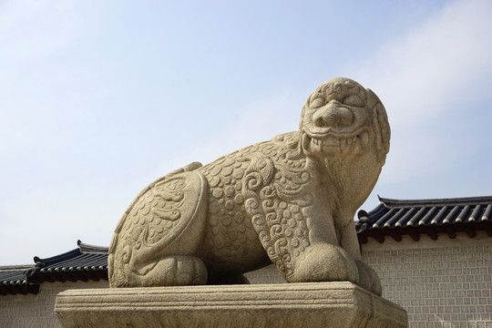 韩国景福宫光化门的石雕獬豸