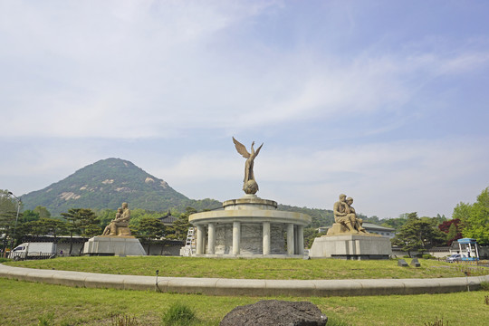 韩国青瓦台广场喷泉雕塑