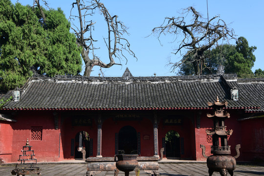 白马关庞统祠